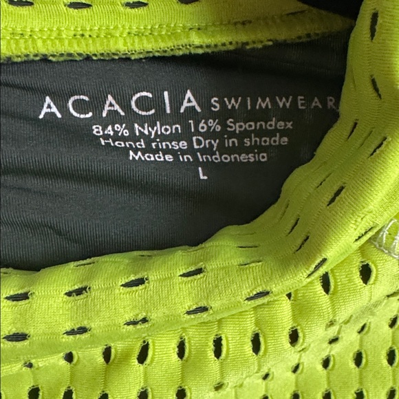 Acacia rashguard one piece - Picture 3 of 3